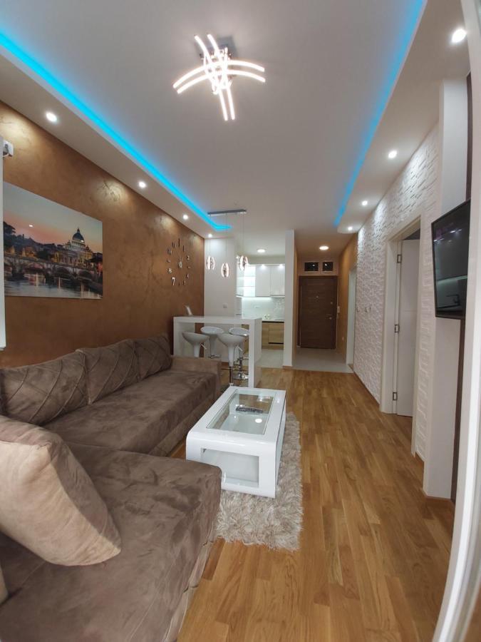 Apartman Elegance Free Garage Novi Sad Bagian luar foto
